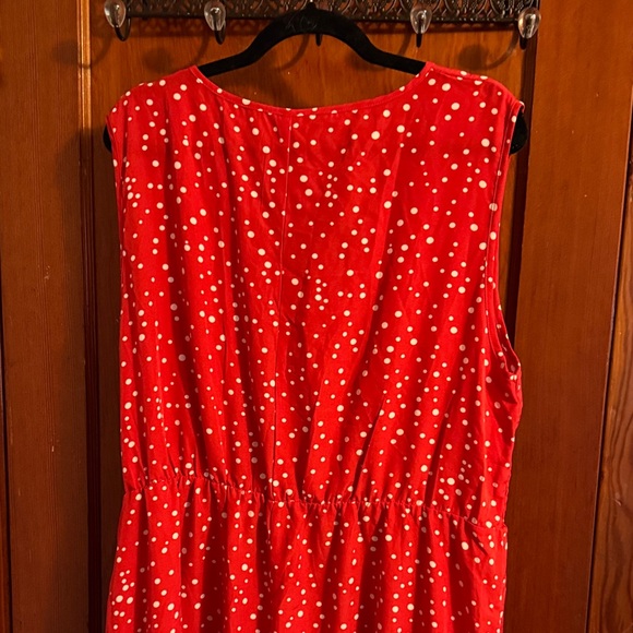 Elegant Red Polka Dot Midi Dress - Picture 7 of 9